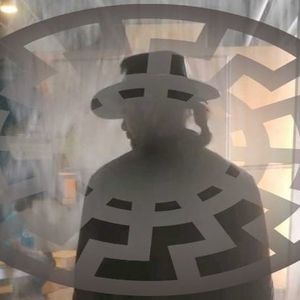 Meet your Posher, Bobby